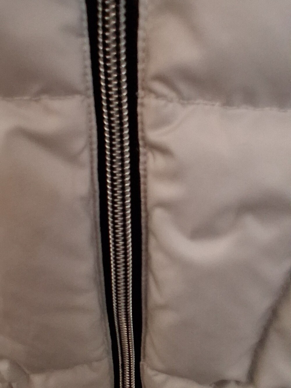 GUESS DUCK FEATHER DOWN PUFFER JACKET - Picture 9 of 10
